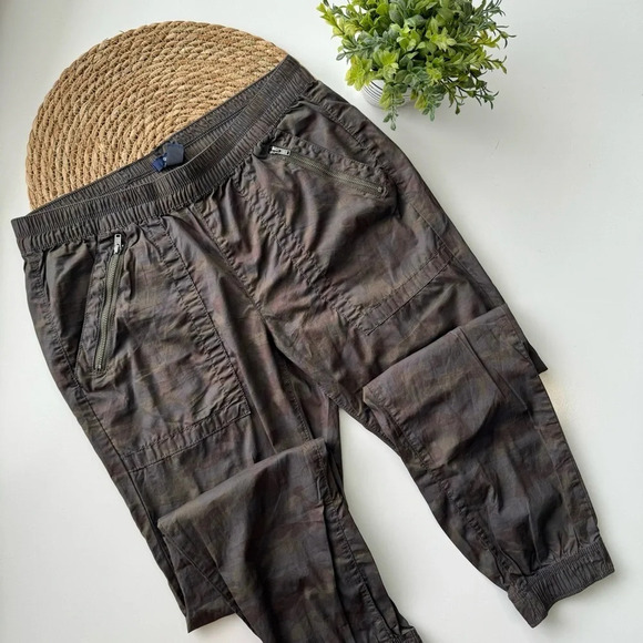 GAP Elastic Waist Cuff Twill Green Camo Pants Size‎ Small - Picture 1 of 12